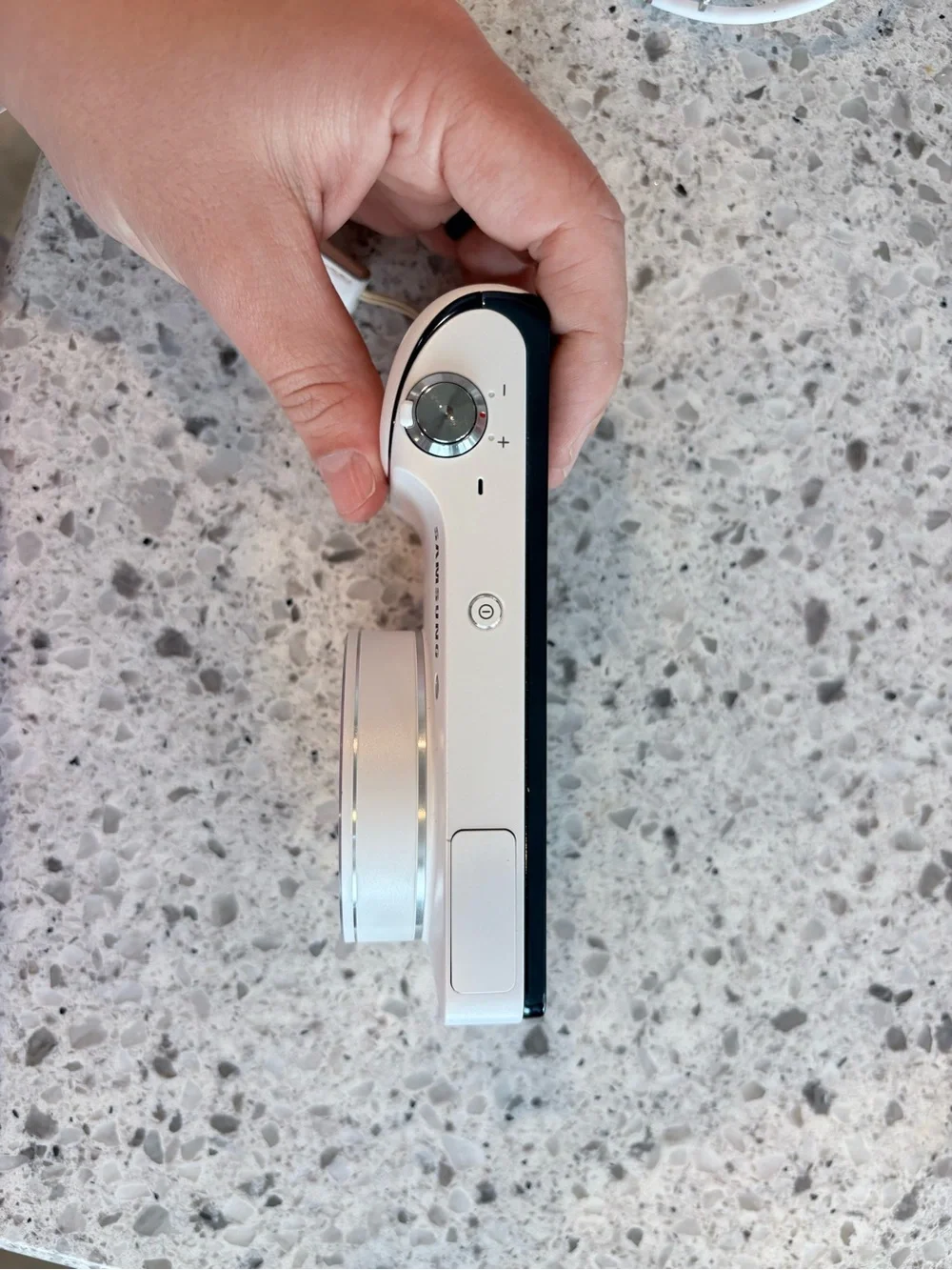 Samsung White Digital Camera